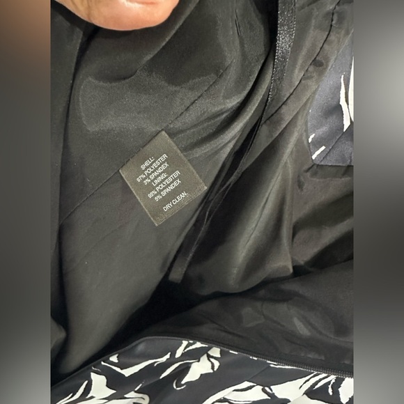 White House Black Market Beautiful Monochrome Leaf Print Midi Dress.Sz 4. - Picture 7 of 7